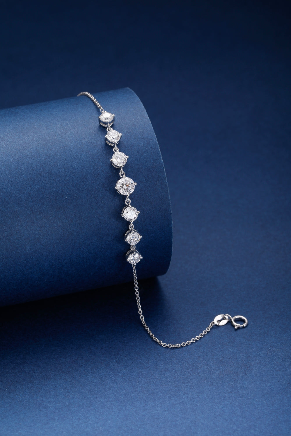 CF26-B001 | Round Diamond Line Bracelet | White Gold Setting