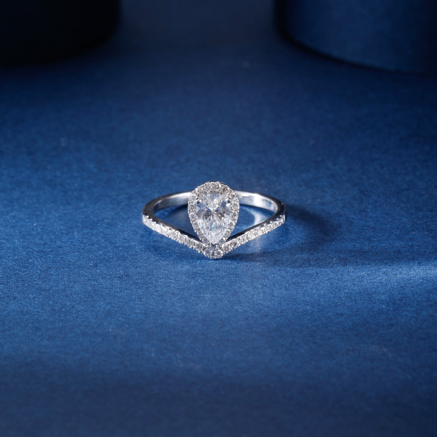 CF26-R006 | Pear-Shaped Bypass Ring | Pavé Split Shank Design