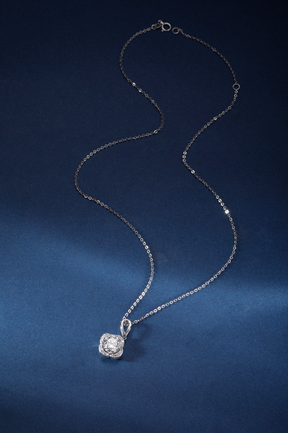 CF26-N003 | Round Diamond Pendant | Floral Four-Petal Halo & Curved Bail